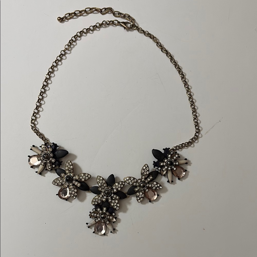 Elegant Black and Silver Floral Necklace